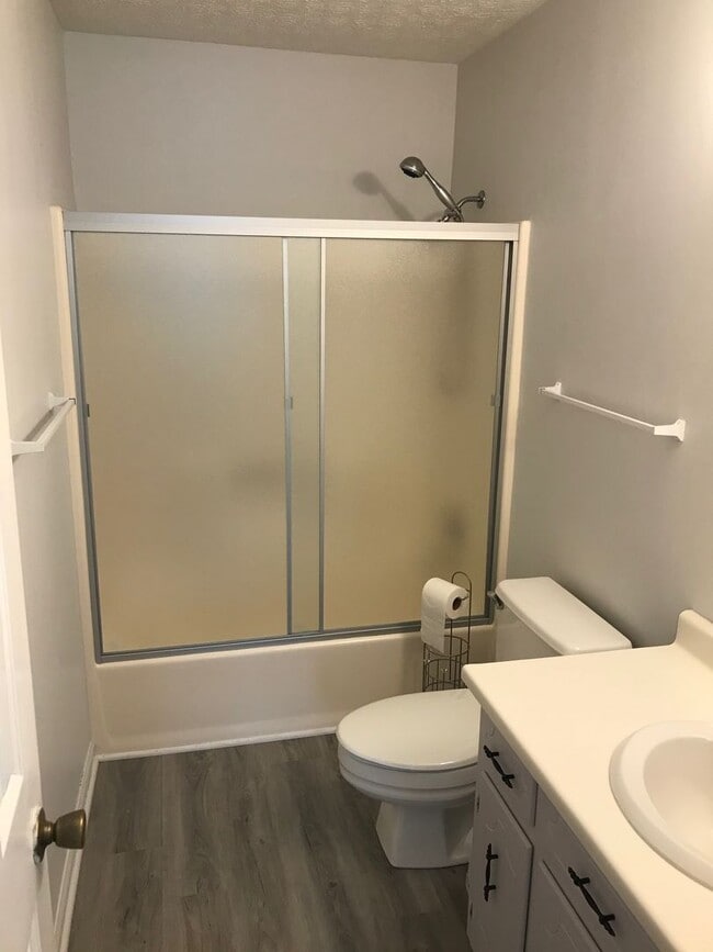 Building Photo - 2 bed/2.5 bath Unit in Sleepy Hollow!