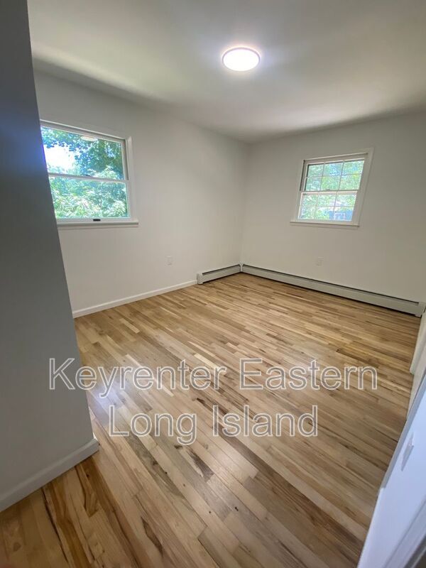 Building Photo - 30 Cedar Ave