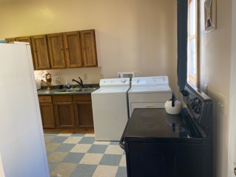 Building Photo - 18 Rogge St