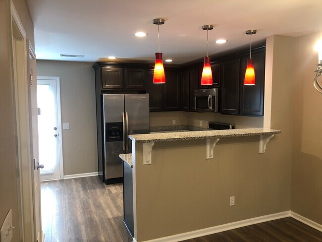 Building Photo - 121 Shadow Creek Cove