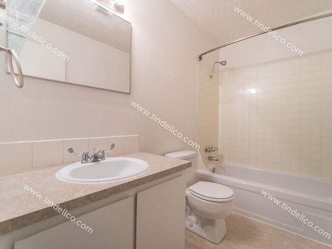 Building Photo - Charming Townhouse Style Home in Multnomah...