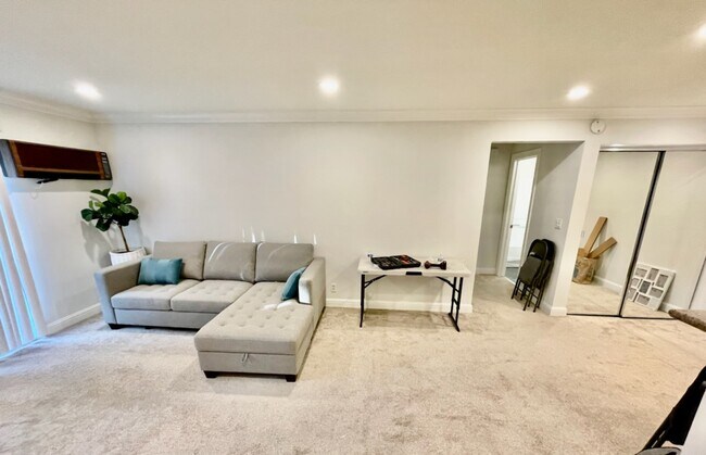 Building Photo - 2660 Somerset Park Cir