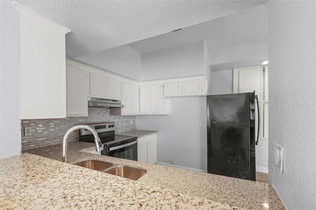 Building Photo - 8703 Victorian Village Dr