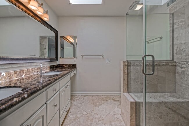 Building Photo - Bright & Spacious, 4BR3BA Home in the Private, Gated Community w/ 2 Pools, Clubhouse, Playground ...