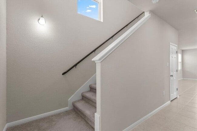 Building Photo - 121 Emerald Pass