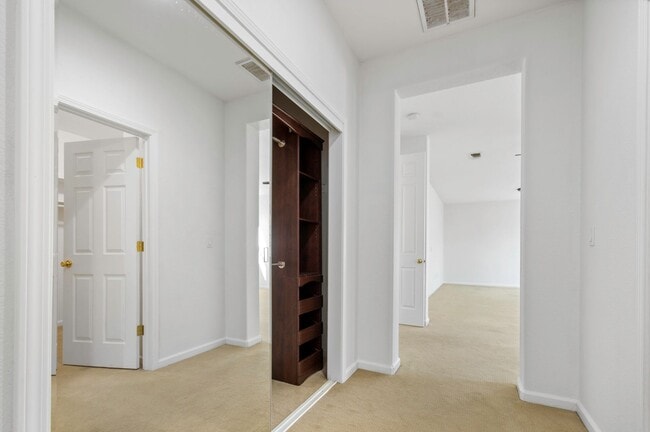 Building Photo - 991 Zephyr Ct