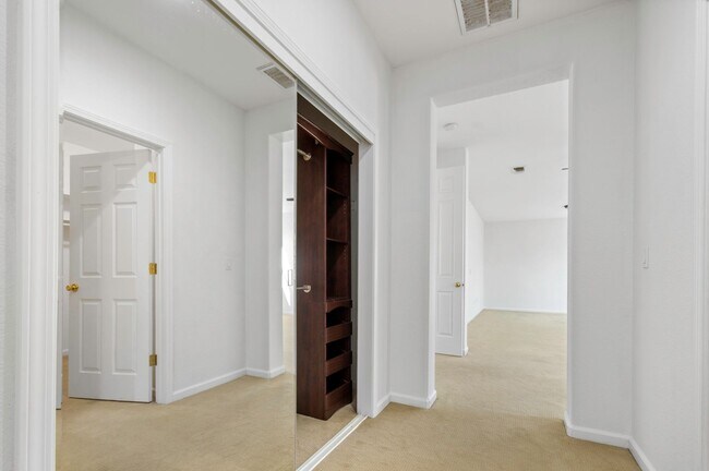 Building Photo - Grand 5-Bedroom Estate — Space, Style & Sophistication