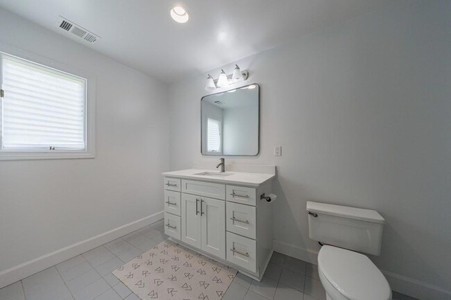 Building Photo - 3491 Roswell Rd NE