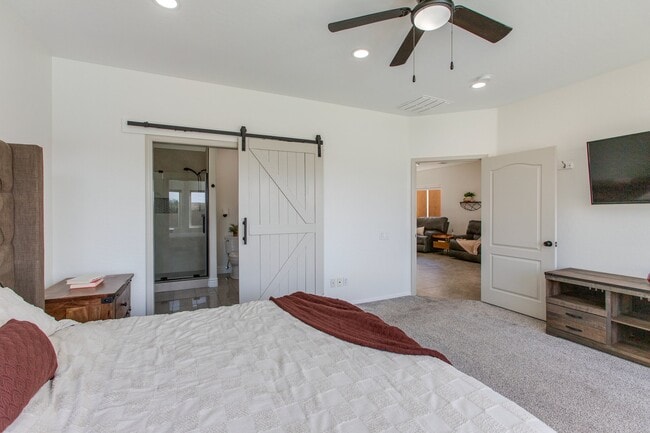 Building Photo - 8242 S Hidden Trail Ct