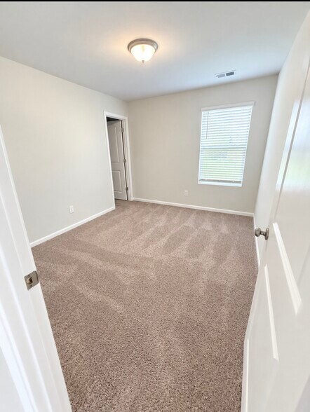Building Photo - 1166 Wilkins Rd