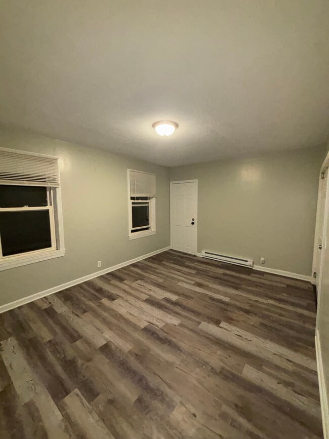 main bedroom - 399 Alden St