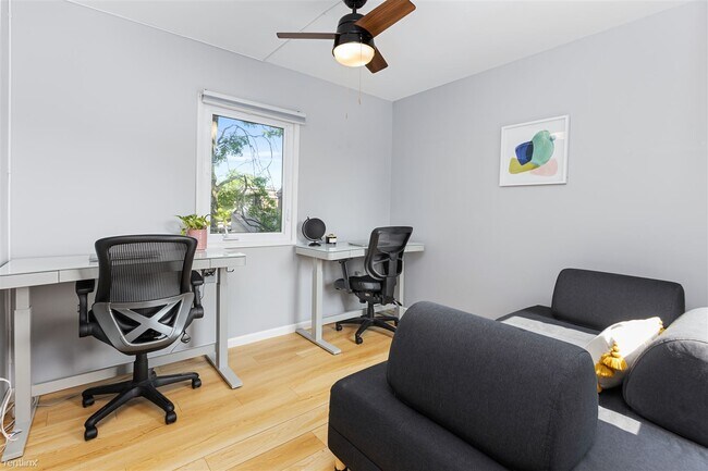 Building Photo - 3 br, 1.5 bath Townhome - 11247 Snowflake ...