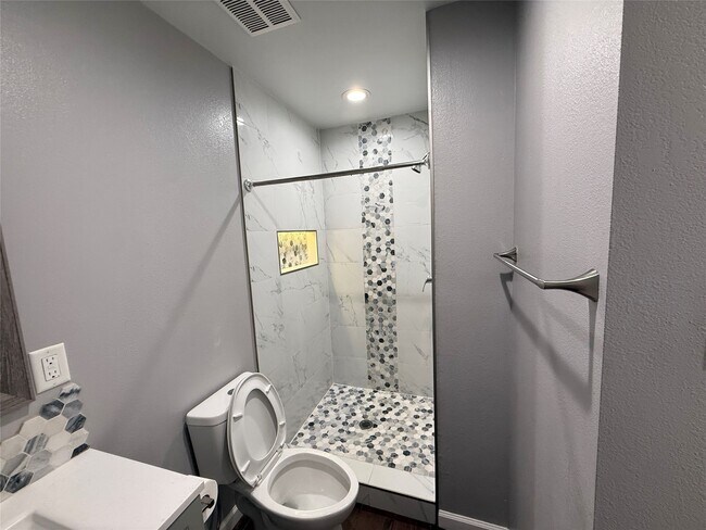Building Photo - 16118 Alden Ridge Dr