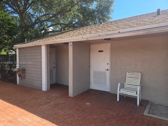 Building Photo - 15798 Woodgate Ct