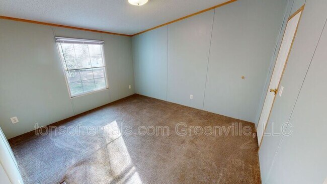 Building Photo - 202 Bunker Ct