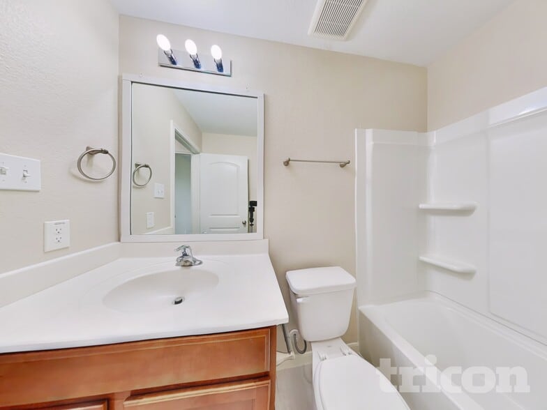 Building Photo - 908 American Monarch Dr