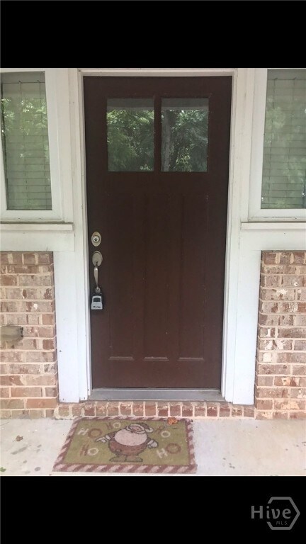 Building Photo - 490 S Barnett Shoals Rd