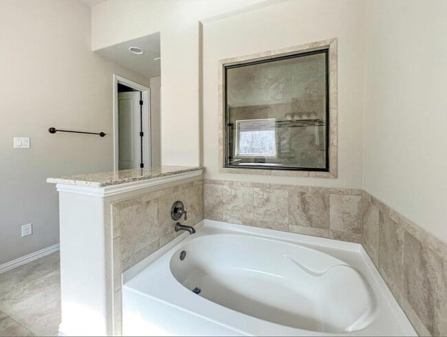 Building Photo - 3018 Diego Dr