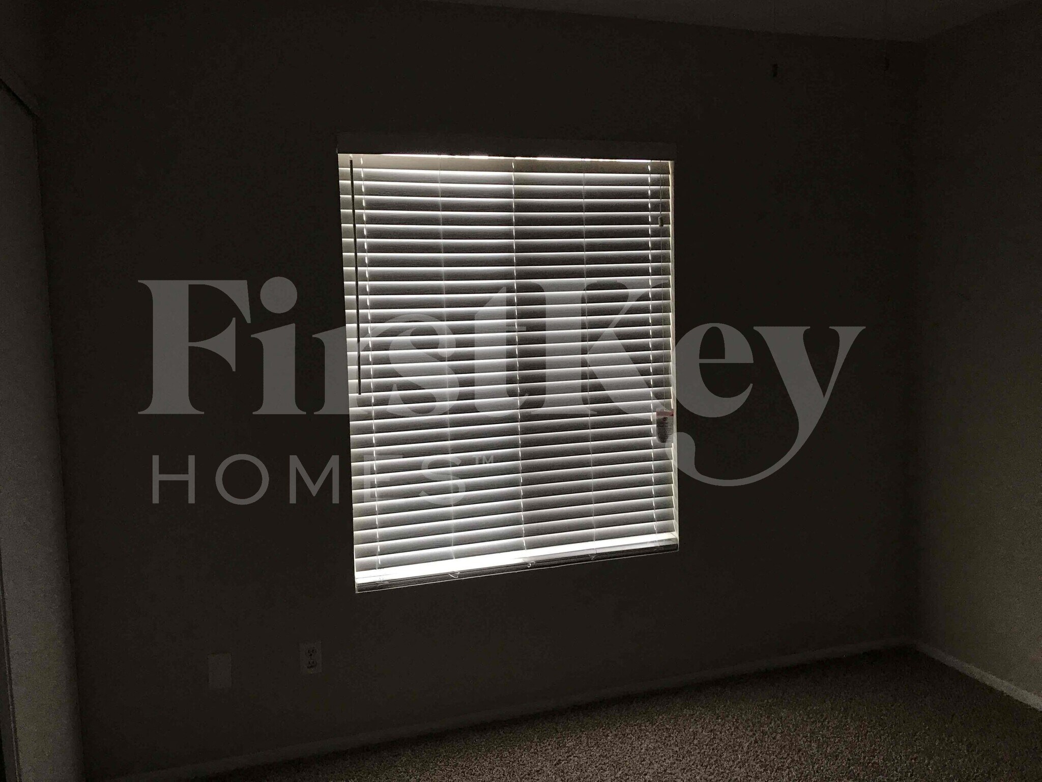 Building Photo - 5520 W Golden Ln