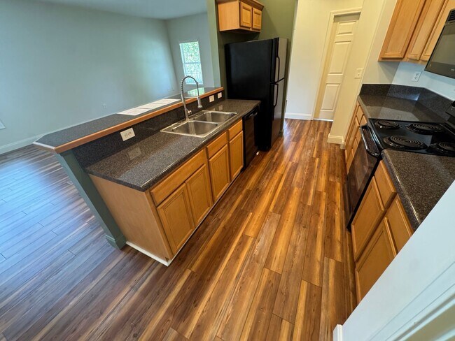 Building Photo - 111 Hatleyberry St