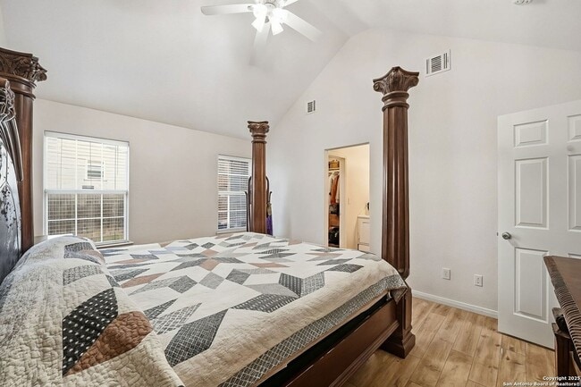 Building Photo - 1150 Green Hill Dr