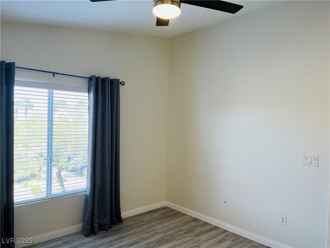 Building Photo - 1285 Large Cap Dr