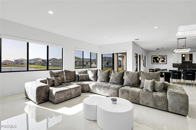 Building Photo - 5316 Marano Dr