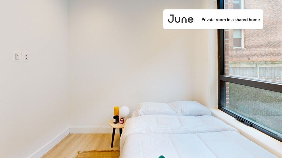 Building Photo - Room in Shared 4 bed/2 bath home