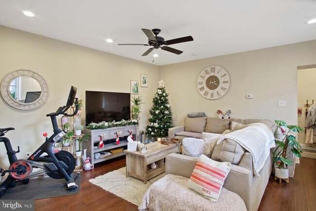 Building Photo - 316 Salaignac St