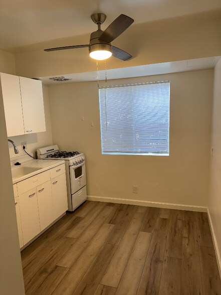 Building Photo - 820 S Rosemead Blvd