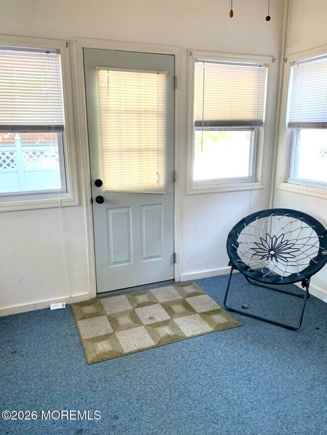 Building Photo - 1702 Grand Ave