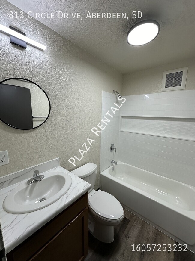 Building Photo - 1011 N 2nd St