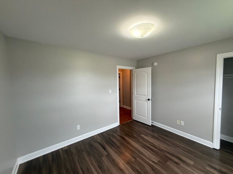 Building Photo - 8898 Rasco Hills Cove