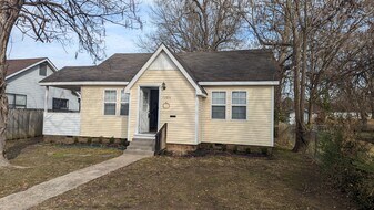 Building Photo - 1306 N 34th St