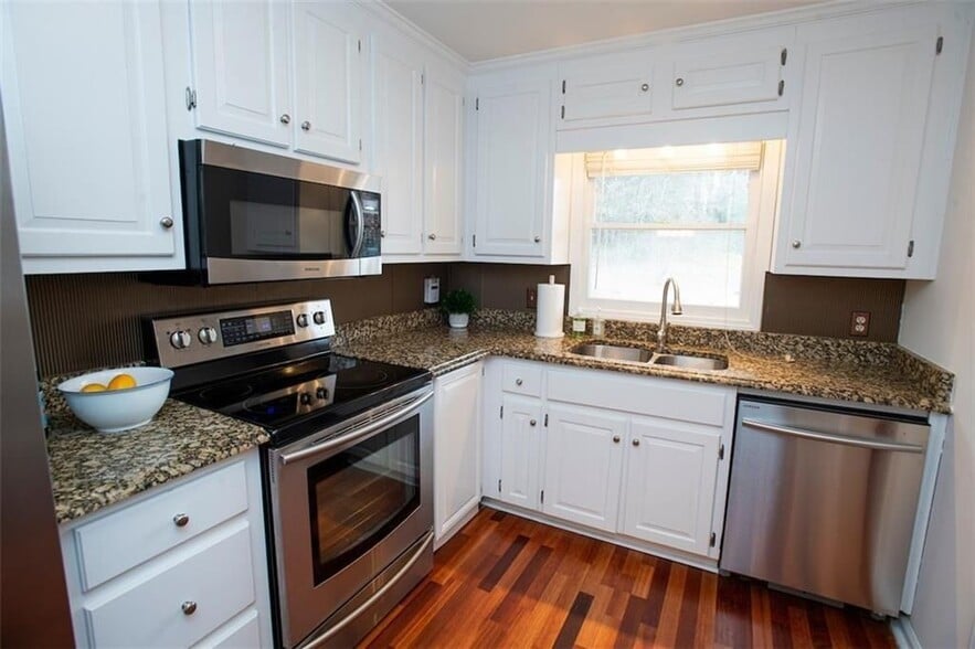 Building Photo - 470 Forestgate Ct