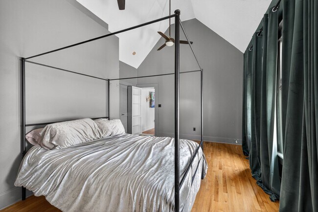 Building Photo - Stunning 4-bedroom home in Tampa! (Bonus room)