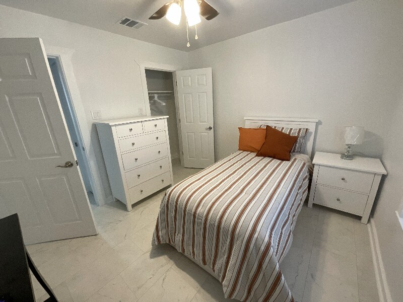 Building Photo - 1301 E Avenue G