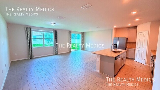Building Photo - 702 Alta Vista Ct