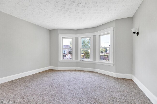 Building Photo - 9807 Parkgate Ave