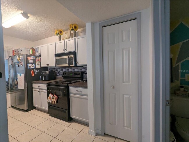 Building Photo - 10740 Keys Gate Dr