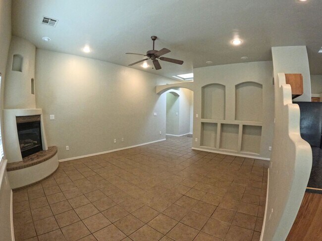 Building Photo - 2210 Dakota Dr