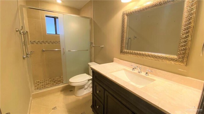 Building Photo - 703 Delta Dr