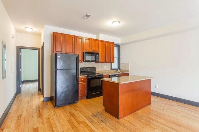 Building Photo - 1826 W Norris St