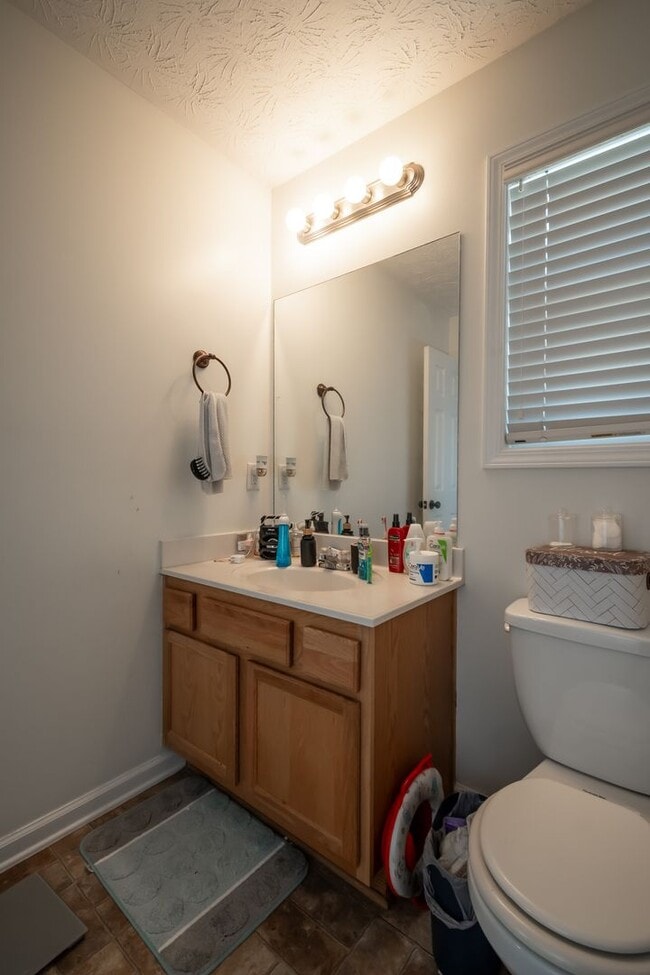 Building Photo - 213 Sidney Lanier Ave