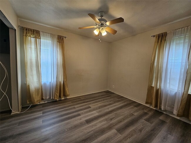 Building Photo - 119 Palm Oak Dr