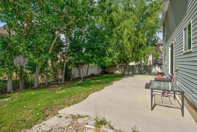 Building Photo - 1153 W 400 S