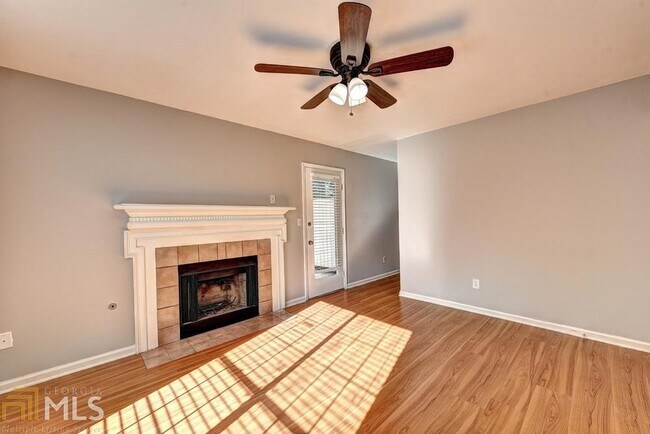 Building Photo - 1057 Mansfield Ct