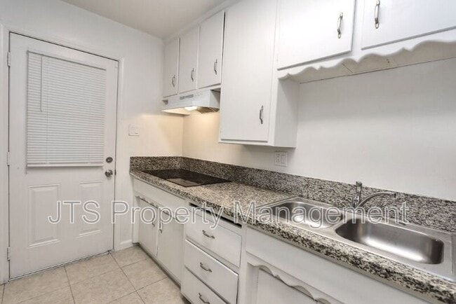 Building Photo - 2840 Sweet Way