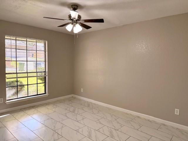 Building Photo - 3812 Lynbrook Ln