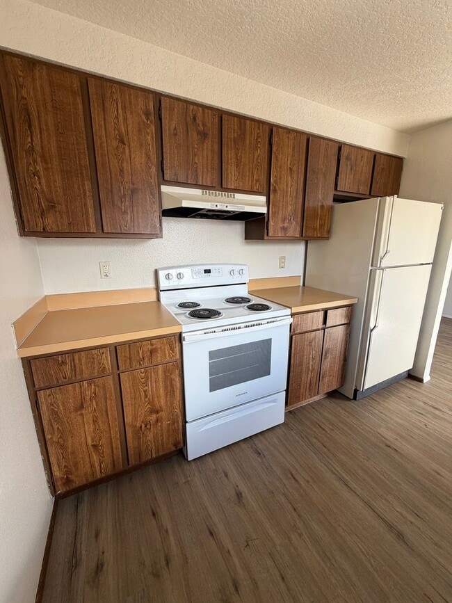 Building Photo - Newly remolded 3b/1b duplex